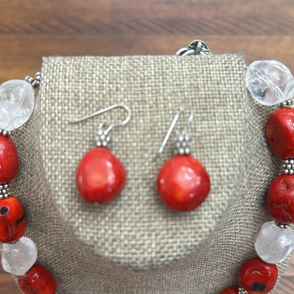 Coral and quartz necklace and earrings Silver clasp - Picture 2 of 3